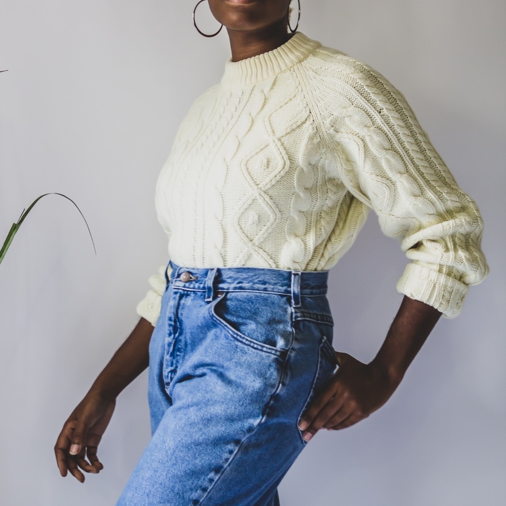 Puritan women cream knit sweater